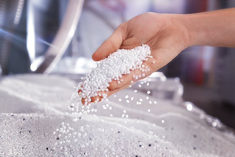 Udržitelné: výrobní odpad je recyklován a znovu použit ve výrobním procesu.