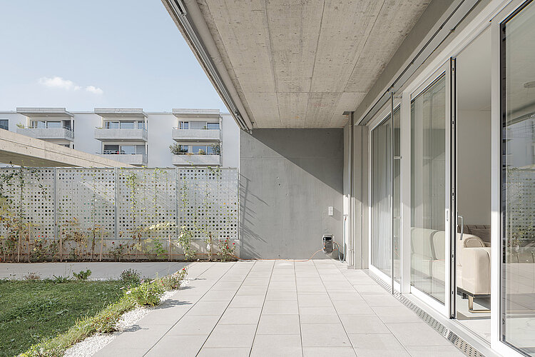 Quarter Q1-Feldbreite