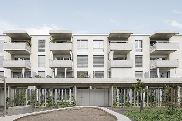 Quarter Q1-Feldbreite