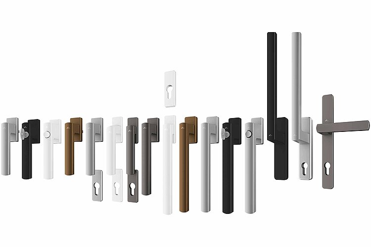 “Roto Square” includes window handles in standard and long-lever versions, balcony door and narrow-plate sets plus handle levers for the “Roto Patio Inowa” / “Inowa | Max”, “Roto Patio Alversa” and “Roto Patio Lift” sliding systems.